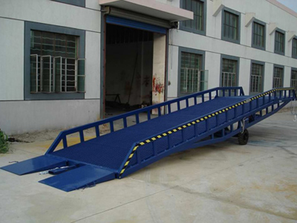 移動(dòng)式登車橋